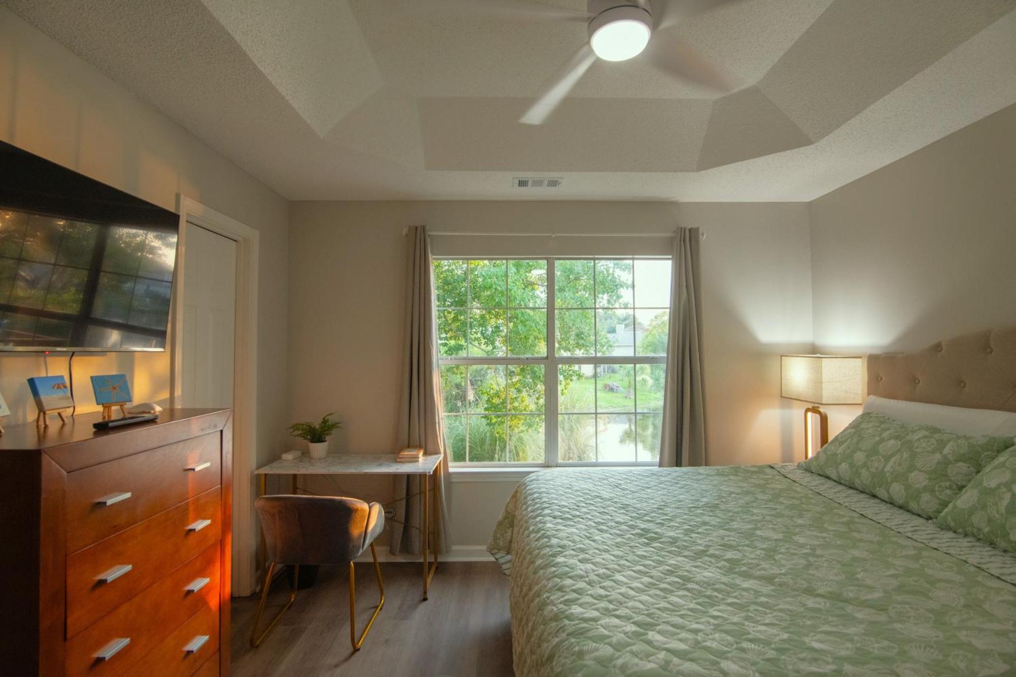 Lakefront Retreat Near Tybee With King Bed And Free Parking Casa de Férias *