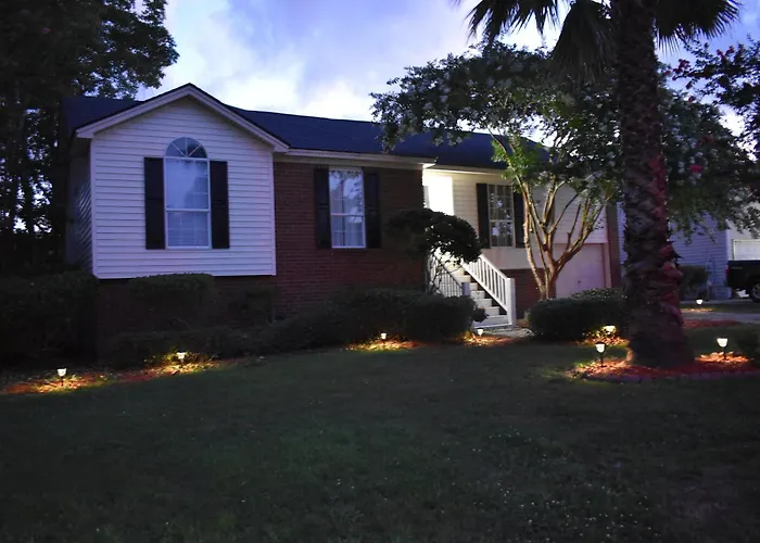Savannah Lakefront Retreat Near Tybee Beach With King Bed And Free Parking